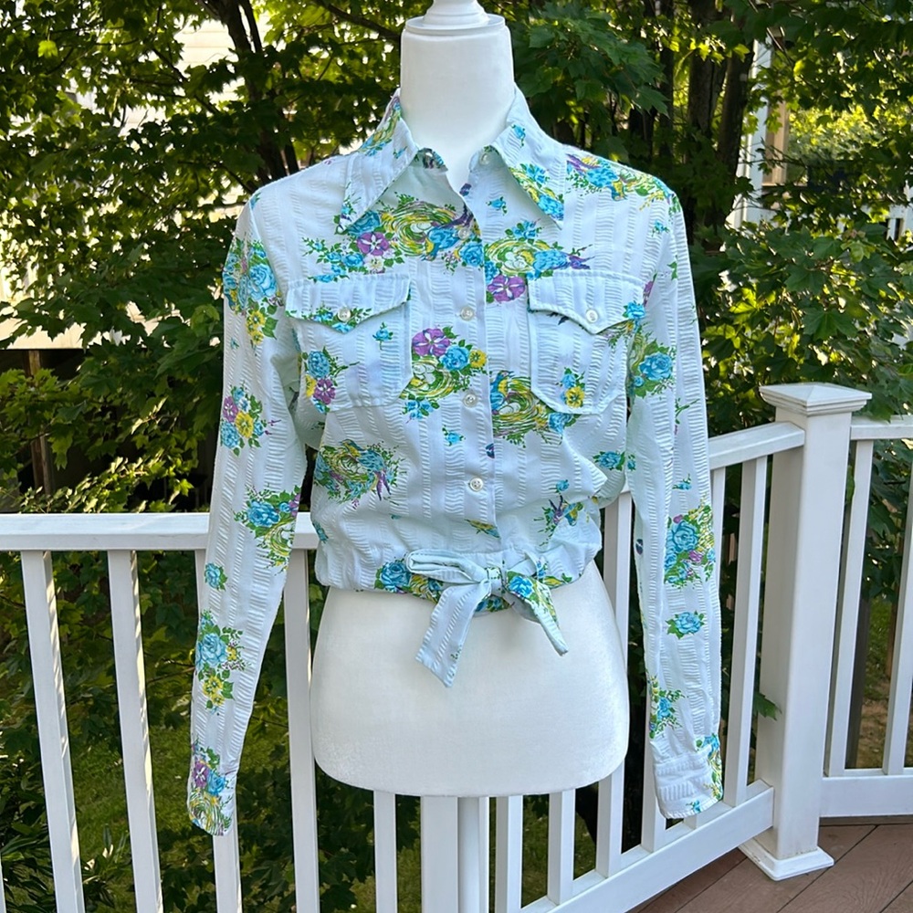 Vintage ‘70s Charlie’s Girls button up long sleeve blouse in floral print